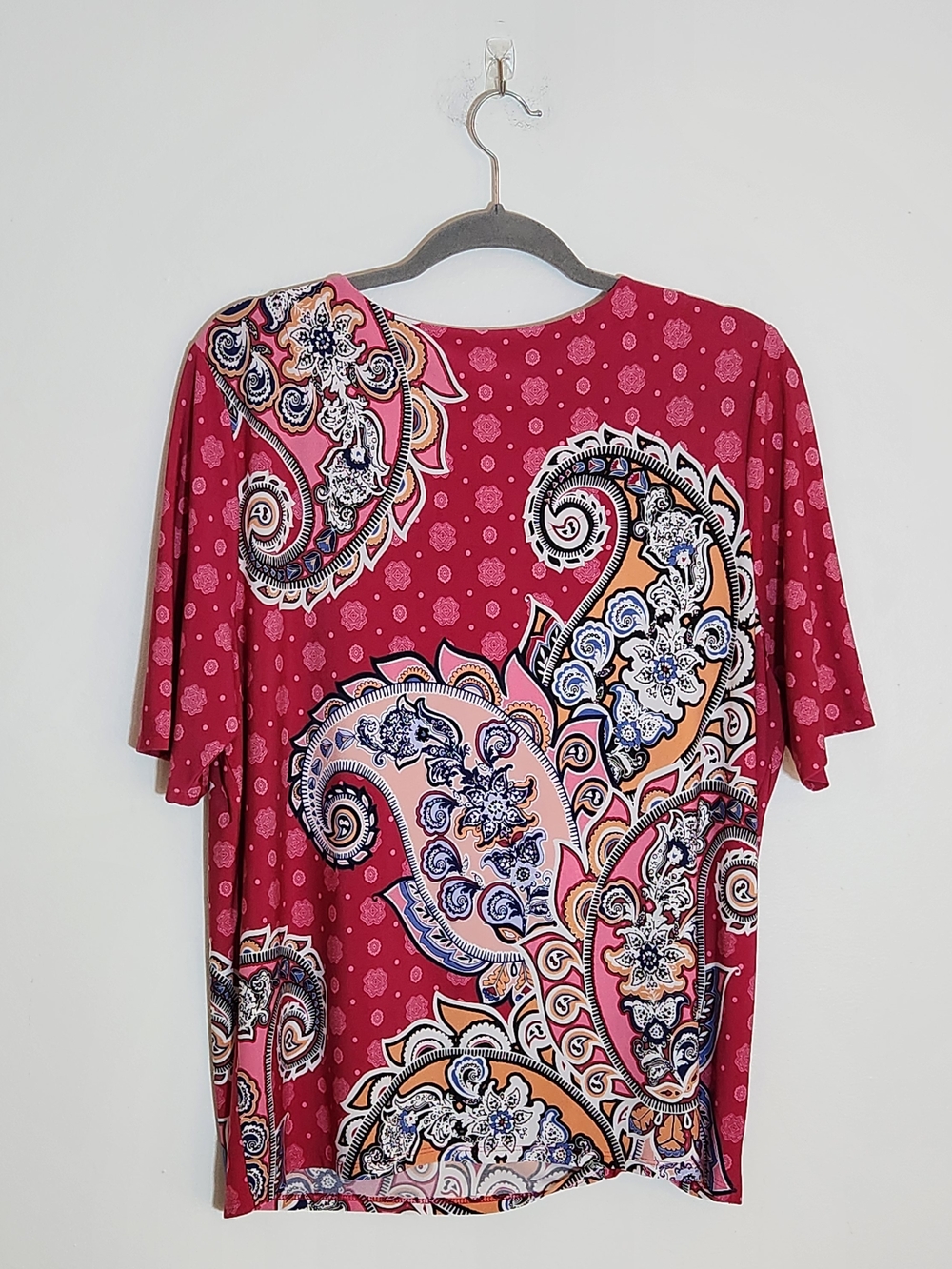 Chico’s Pink Paisley Graphic Tee Size Large - Picture 5 of 9